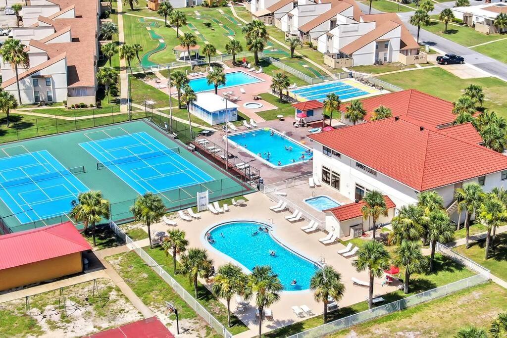 Lazy Palm 4 Pools Short Walk To Beach! Sleeps 5! Panama City Beach Exteriör bild