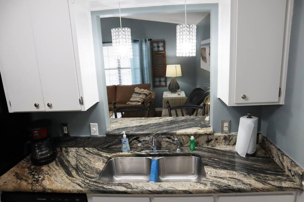 Lazy Palm 4 Pools Short Walk To Beach! Sleeps 5! Panama City Beach Exteriör bild