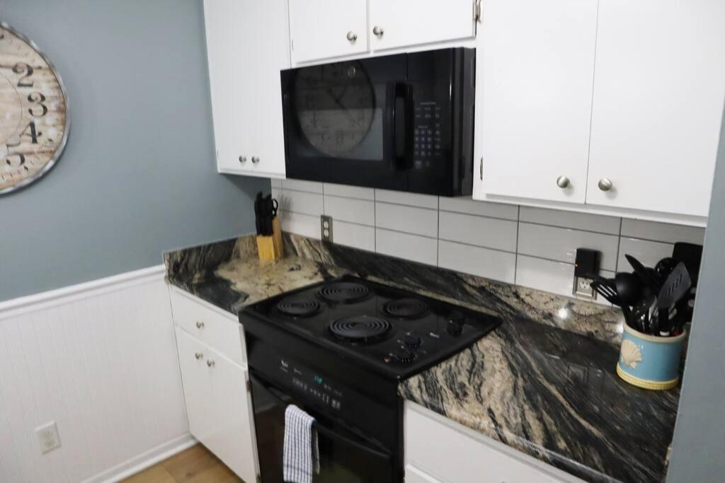 Lazy Palm 4 Pools Short Walk To Beach! Sleeps 5! Panama City Beach Exteriör bild